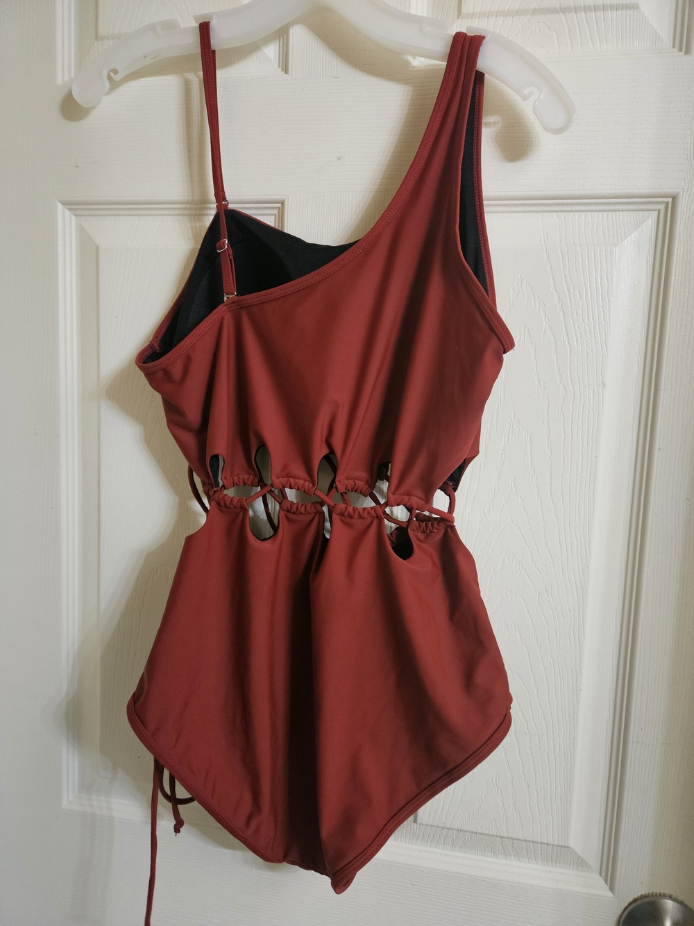 One-Shoulder Cutout Swimsuit in Rudy /Burgundy